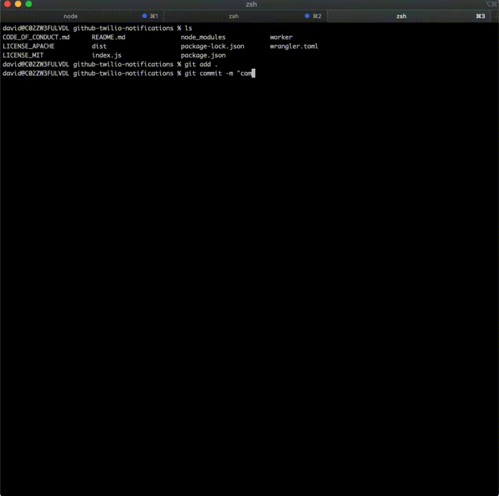 リポジトリへ変更をプッシュしたあと、スマートフォンでテキストメッセージを受け取るアニメーション GIF